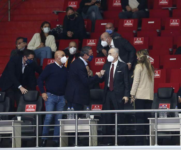 Galatasaray-Fenerbahçe derbisinde dostluk rüzgarları! 2 UKVN8 1611417032 5422