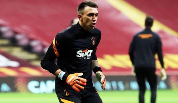 Muslera 7 ay sonra döndü! Süper Lig'de tarihe geçti