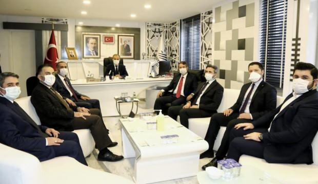 AK Partili Canikli'den belediyeye ziyaret
