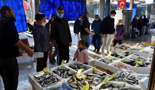 'Ege hamsisi'ne akın: 4 saatte tükendi