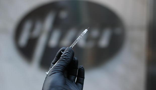 İtalya, Pfizer'a karşı yasal yollara başvurmayı değerlendiriyor