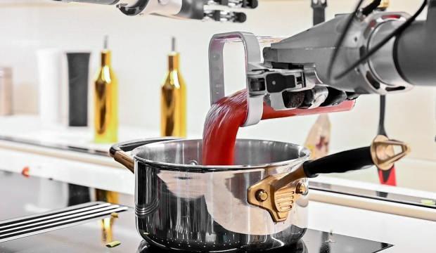 Robot şef 345 bin dolara satışa sunuldu