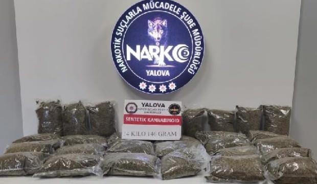 Şüphe üzerine köprü girişinde durdurulan araçta 14 kilo uyuşturucu ele geçirildi