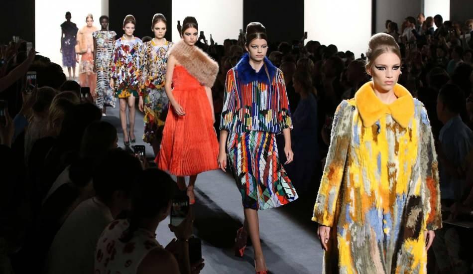 2021_ilkbaharyaz_milano_moda_haftasi_sokak_stili_2021de_moda_dunyasini_neler_bekliyor_1611929916_6794.jpg