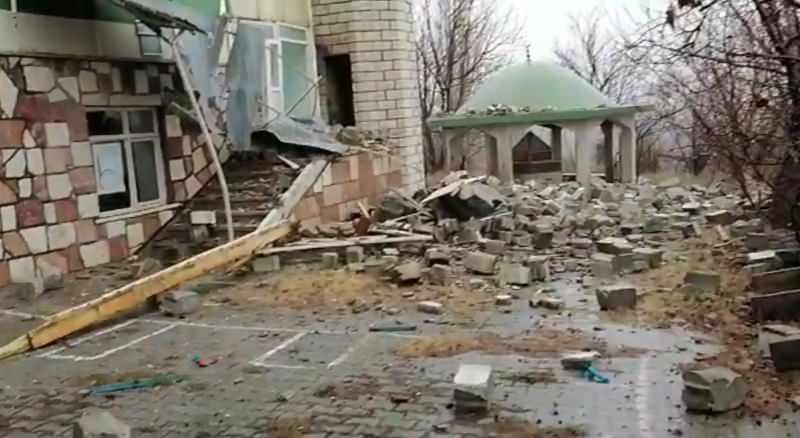 Burdur'da yıldırım düşen minare yıkıldı