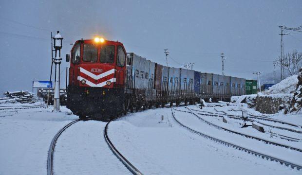 Bor, demir yoluyla kıtaları aşacak
