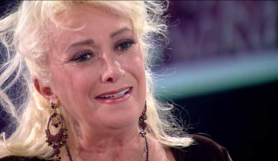 mujde_arin_kardesi_mehtap_ar_yogun_bakima_alindi_1611661476_1448.jpg