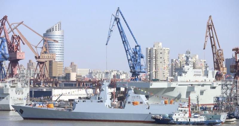 Çin'in Pakistan için ürettiği 2'inci savaş gemisi denize indirildi