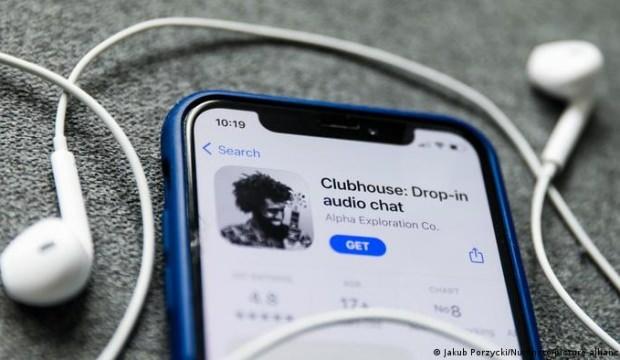 Son günlerin popüler uygulaması Clubhouse'da gizlilik açığı: Sözleşmesini değiştirebilir