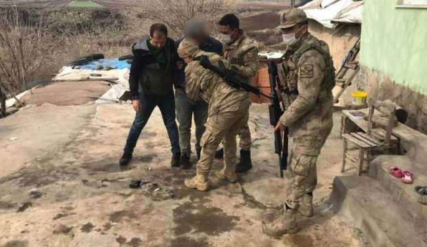 Diyarbakır'da ailesini kurşuna dizen cani ahırda yakalandı!