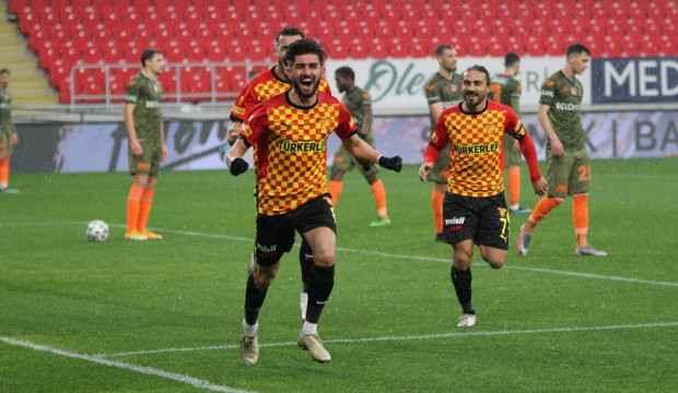 Başakşehir İzmir'de yıkıldı! Düşme hattına girdi