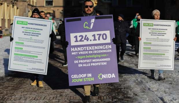Hollanda'da Hz. Muhammed'e hakaret edilmesinin suç sayılması için 124 bin 170 imza toplandı