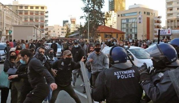 Διαφθορά και περιορισμοί Kovid-19 διαμαρτυρήθηκαν στην ελληνοκυπριακή πλευρά