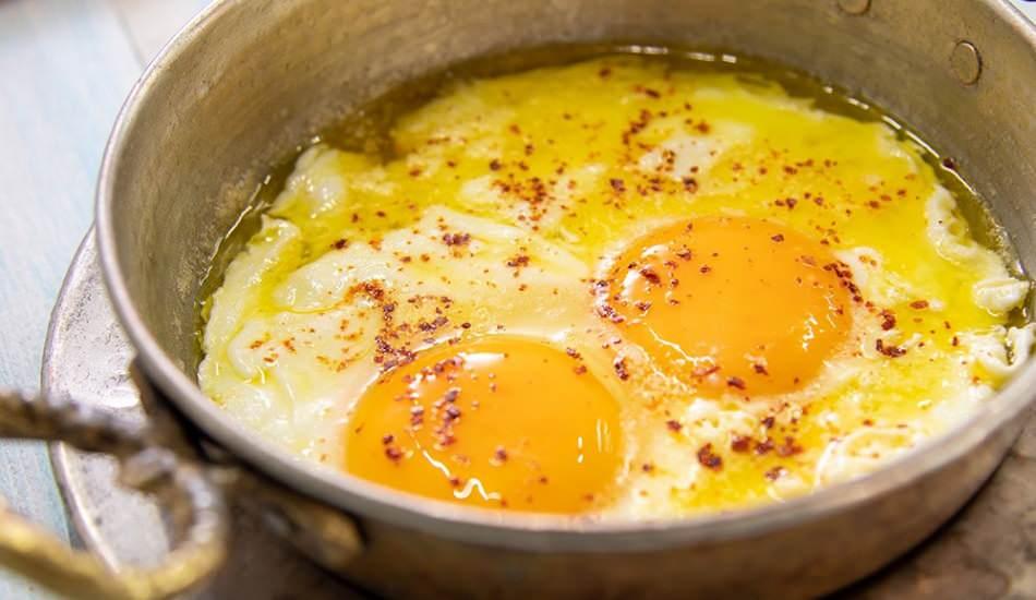 Sahanda Yumurta Nasil Yapilir Sahanda Yumurtanin Puf Noktalari Yemek Haberleri