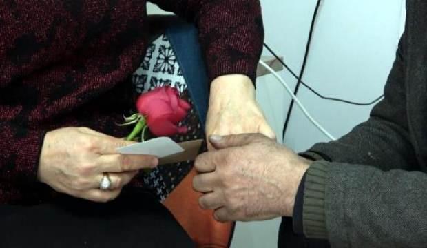 Sevgililer Günü'nde 40 yıllık eşine dronla gül gönderdi