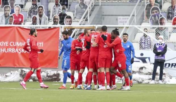 Ankara Keçiören'e evinde Ümraniyespor çelmesi