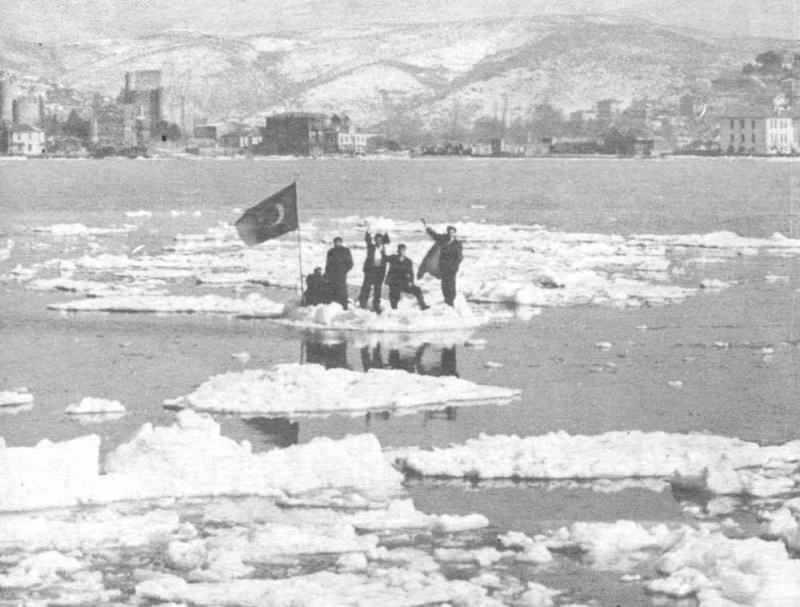 24 Şubat 1954'te İstanbul Boğazı buz tutmuştu.