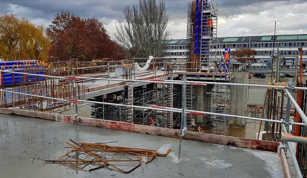 Fransa'da inşası devam eden Eyüp Sultan Camisi'ne saldırı