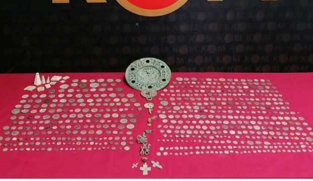 İzmir'de 661 adet tarihi eser ele geçirildi