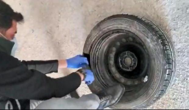 Otomobil lastiğinden 1 kilo kokain çıktı