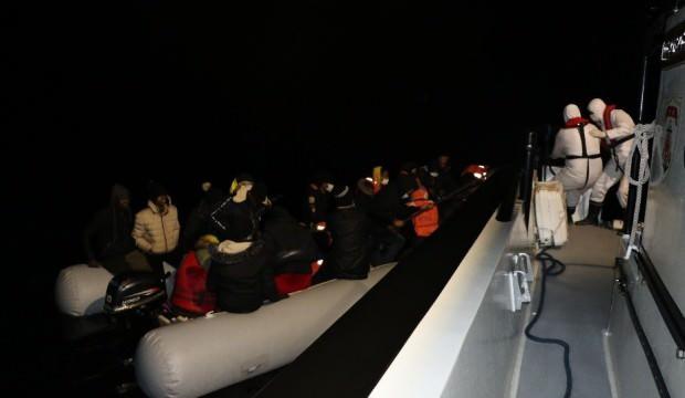 36 göçmen botları batmak üzereyken kurtarıldı