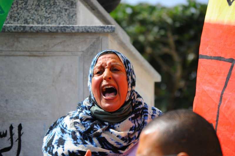Tunus'ta yüzlerce kişi siyasi ve ekonomik krizi protesto etti