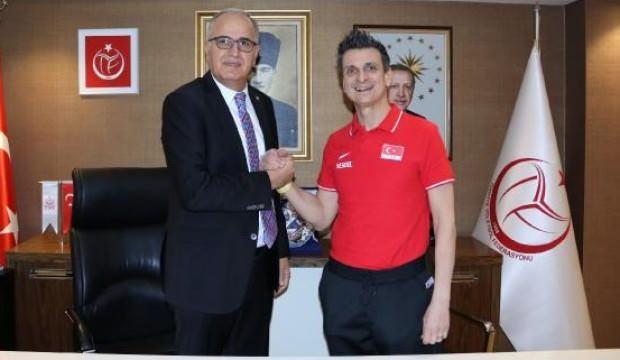 Giovanni Guidetti 4 yıl daha Filenin Sultanları ile olacak