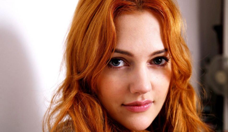 meryem_uzerli_koronavirus_asisi_icin_turkiyeye_geliyor_1614672942_7288.jpg