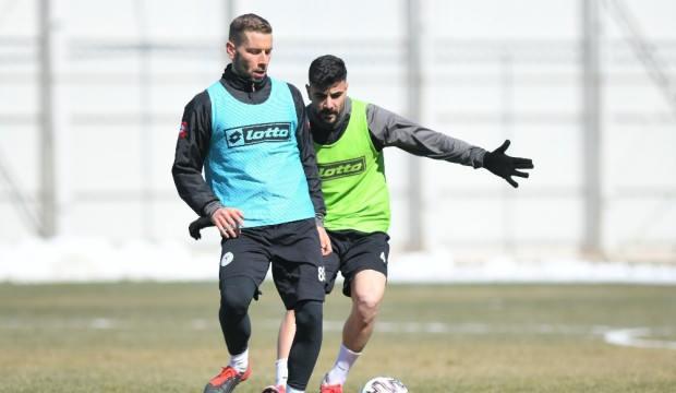 Konyasporlu 9 yabancı oyuncuya milli davet