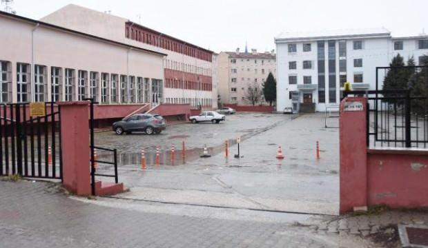 Öğretmenin testi pozitif çıktı: Okul tatil edildi, 34 öğrenci karantinaya alındı