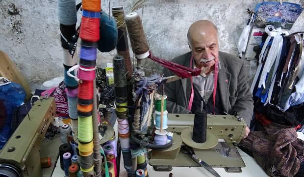 Küçücük dükkanda 56 yıldır sürdürdüğü terzilikle 4 çocuğunu ve eşini okuttu!