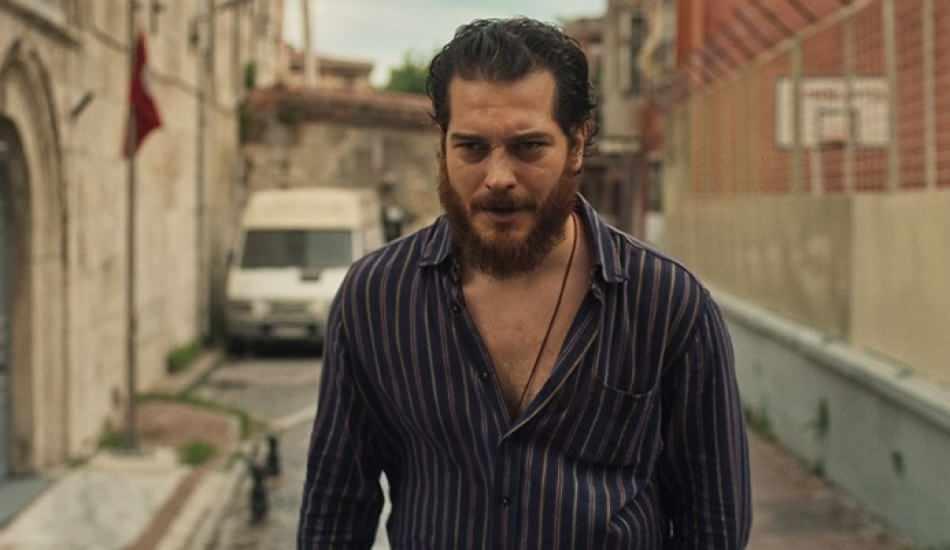 kagittan_hayatlar_filmiyle_sosyal_medyayi_sallayan_cagatay_ulusoydan_yeni_fotograf_1616266883_0837.jpg