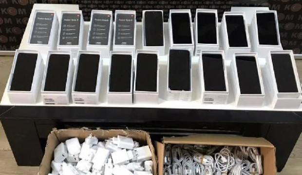 Bursa'da müşteri kılığına giren polisten kaçak cep telefonu operasyonu