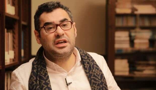 Enver Aysever, Cumhuriyet Gazetesi'nden kovuldu