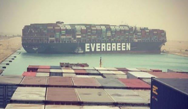 Süveyş Kanalı'nda 13 milyon varil petrolün yolu açıldı