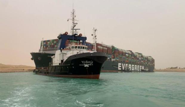 Süveyş Kanalı'nda karaya oturan geminin şirketi özür diledi