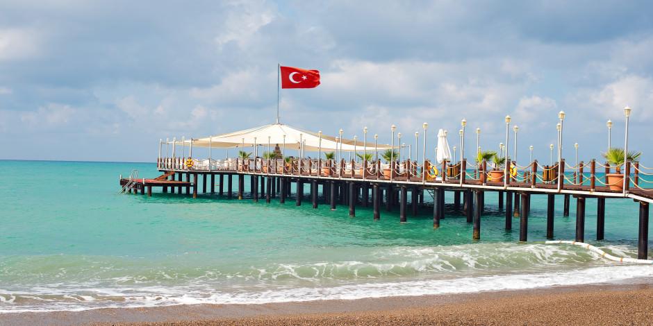 Türkiye "güvenli ve sağlıklı" imkanlarıyla turizm sezonuna hazır