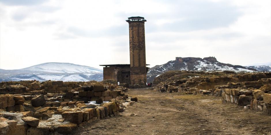 Türklerin Anadolu'daki ilk camisi Ebu'l Manuçehr