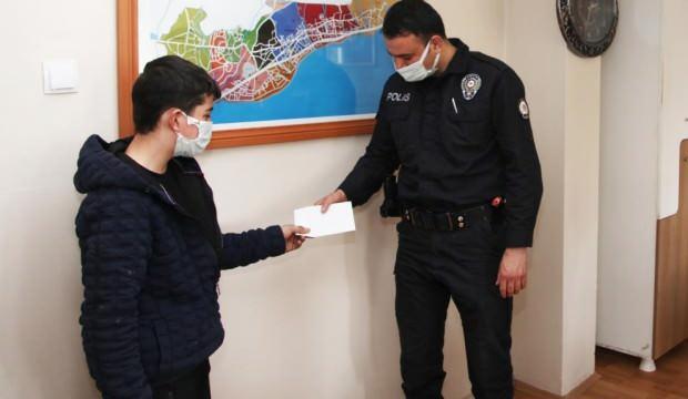 13 yaşındaki Yusuf yerde bulduğu parayı polise teslim etti