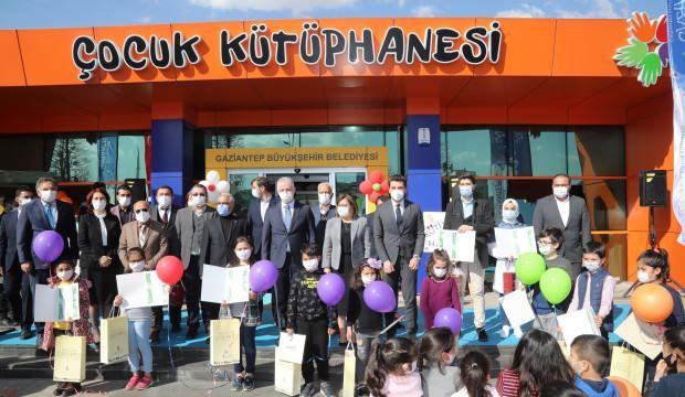 Gaziantep Büyükşehir Belediyesi en çok kitap okuyanları ödüllendirdi