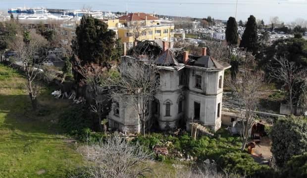 Kadıköy'de 118 yıllık tarihi köşk terk edildi, harabeye döndü