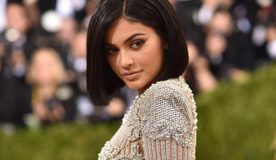 kylie_jennerdan_kanserli_cocuklara_500_bin_dolar_bagis_1617269084_4889.jpg