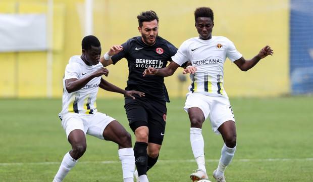 Menemenspor'la, Ümraniyespor yenişemedi!