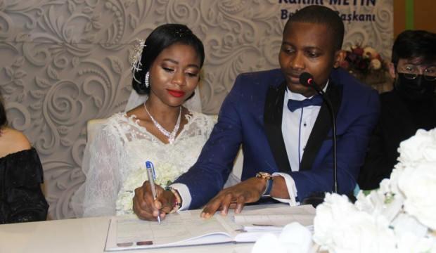 Nijeryalı çift Rize'de tanıştı, Rize'de evlendi