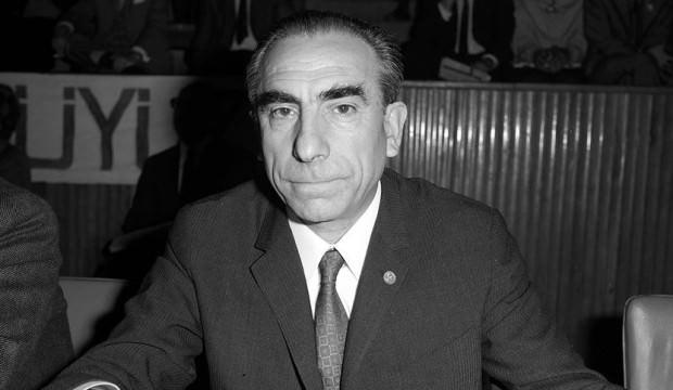 Alparslan Türkeş kimdir?