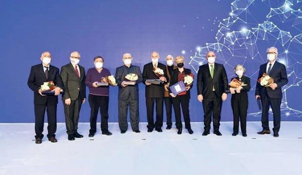 Halkbank, 60 yaş üzeri ve emekli müşterilerini unutmadı