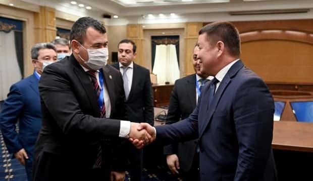 Kırgızistan’dan uçakta rahatsızlanan bebeği kurtaran Milletvekili Şeker’e teşekkür