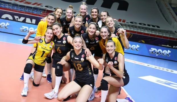 VakıfBank final serisinde 1-0 öne geçti