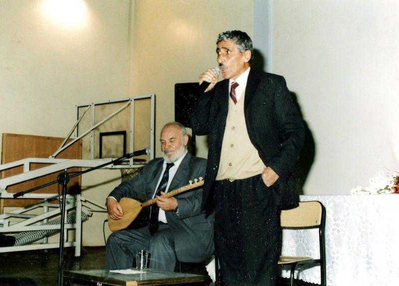 Abdürrahim Karakoç ve Musa Eroğlu. 