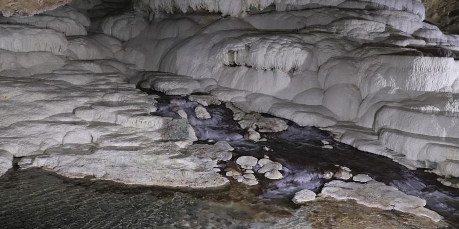 2 milyon yıllık 'Yer altındaki gizli Pamukkale'